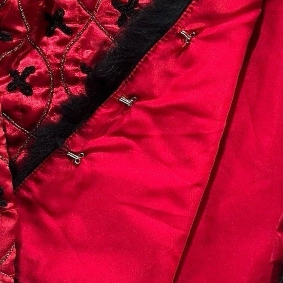Vtg Red Satin Quilted Jacket Blk Trim L Maximalist Retro Glam Holiday Statement - Picture 7 of 12
